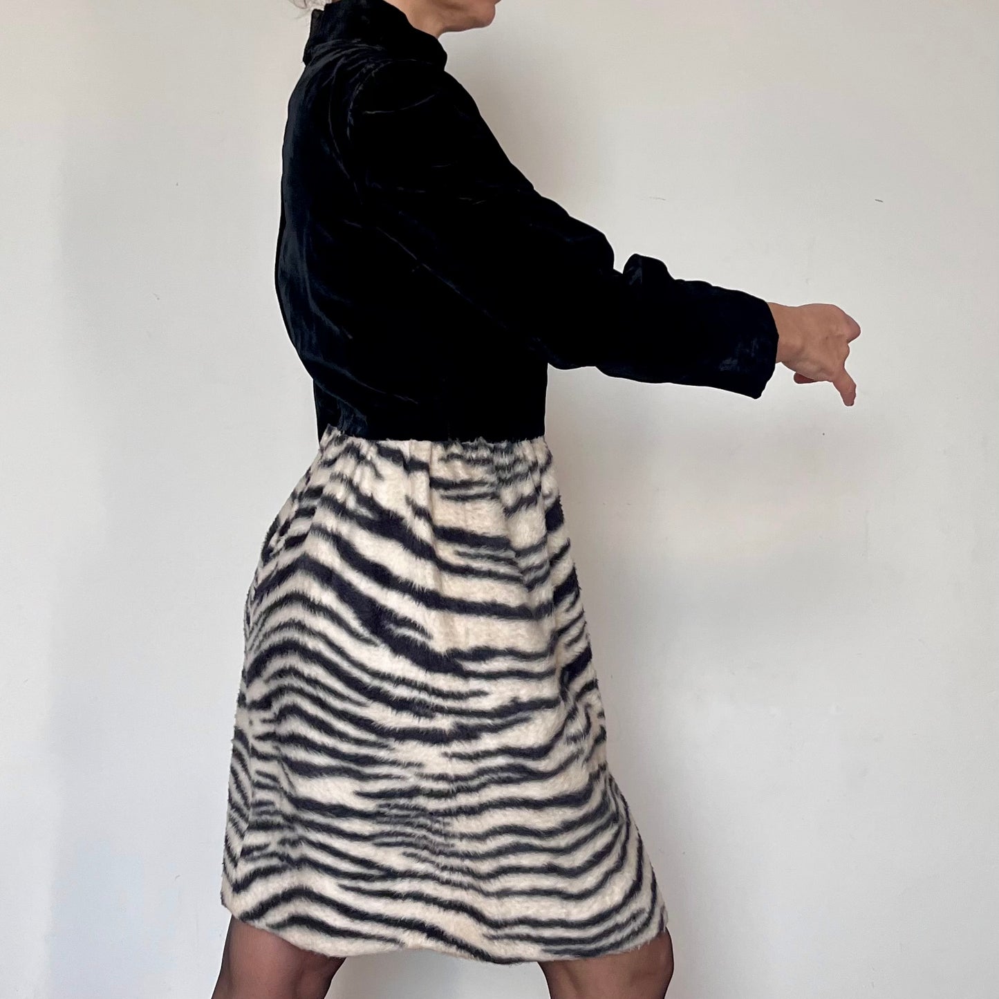 Vintage long sleeves velvet dress