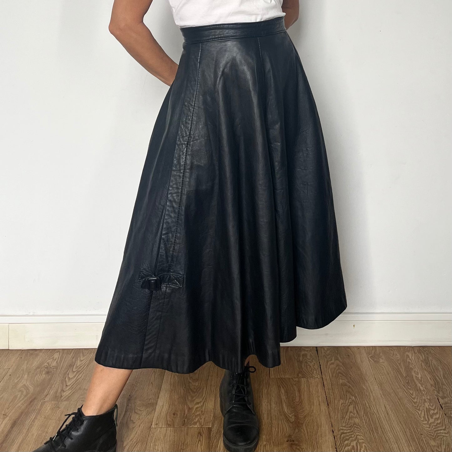 Vintage Woman black Leather maxi Skirt With Pockets