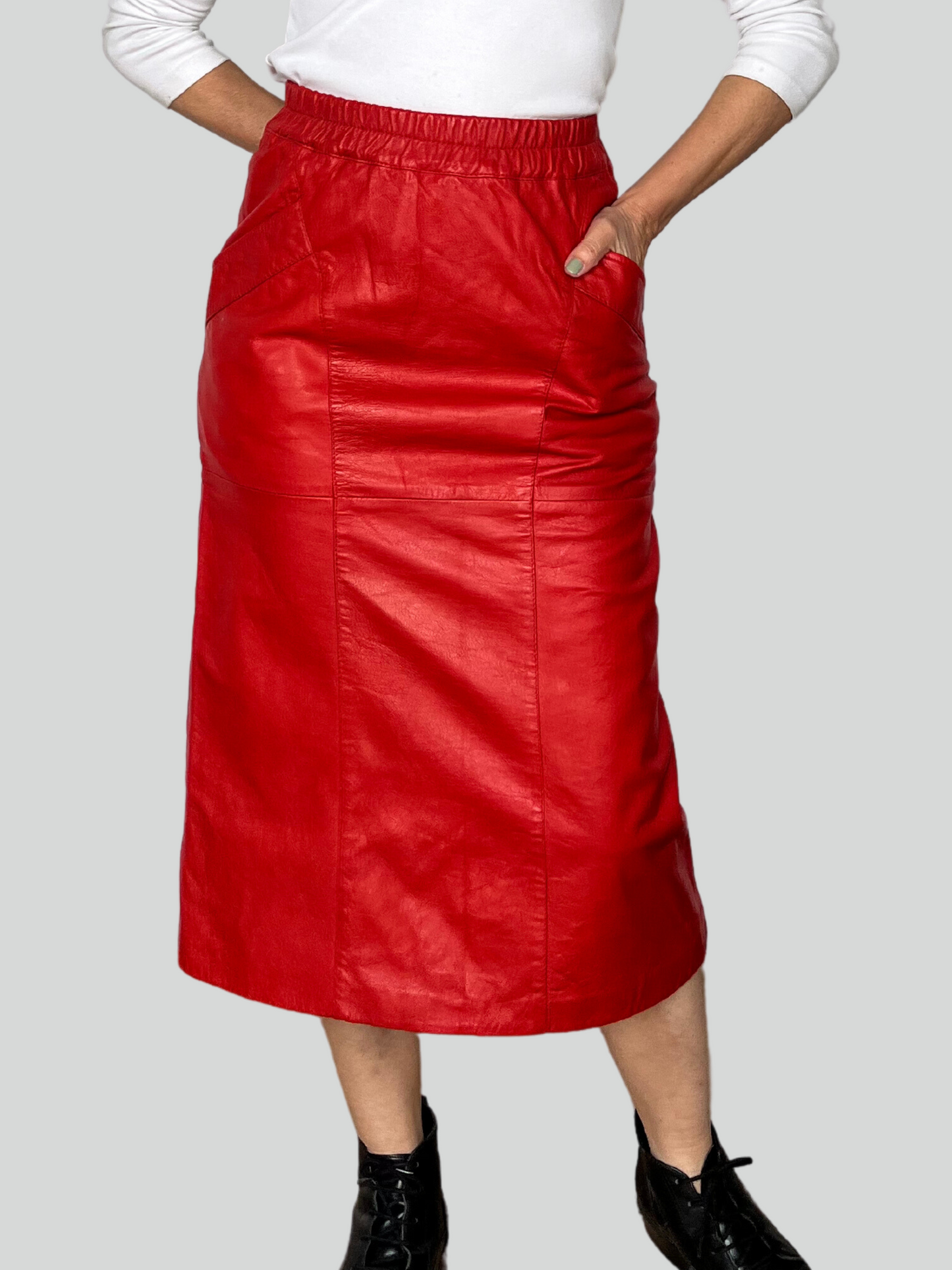 Red leather skirt with pockets