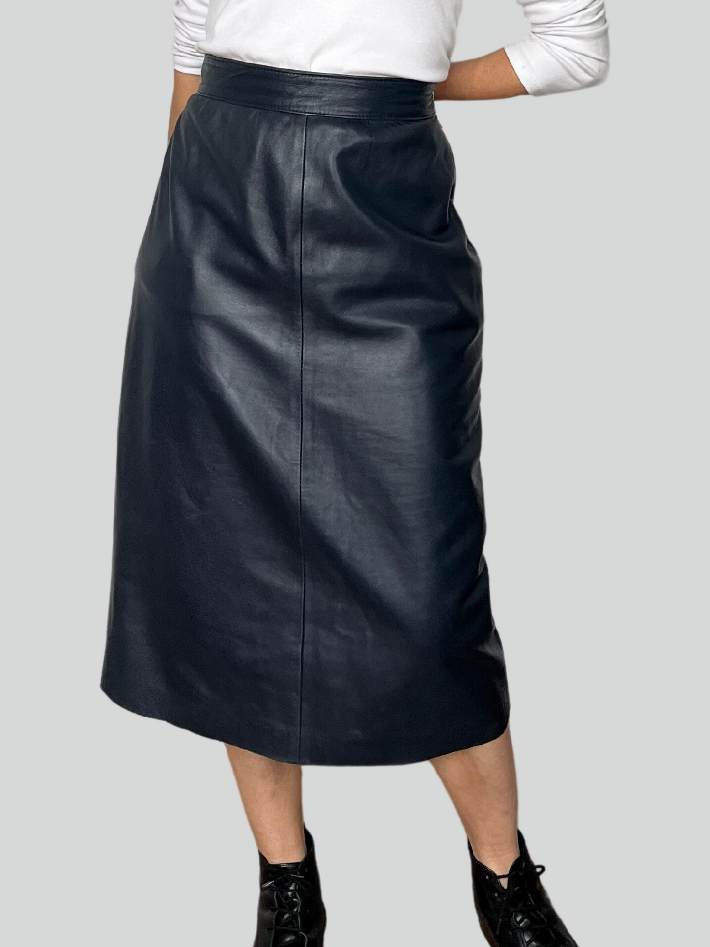Vintage blue leather skirt