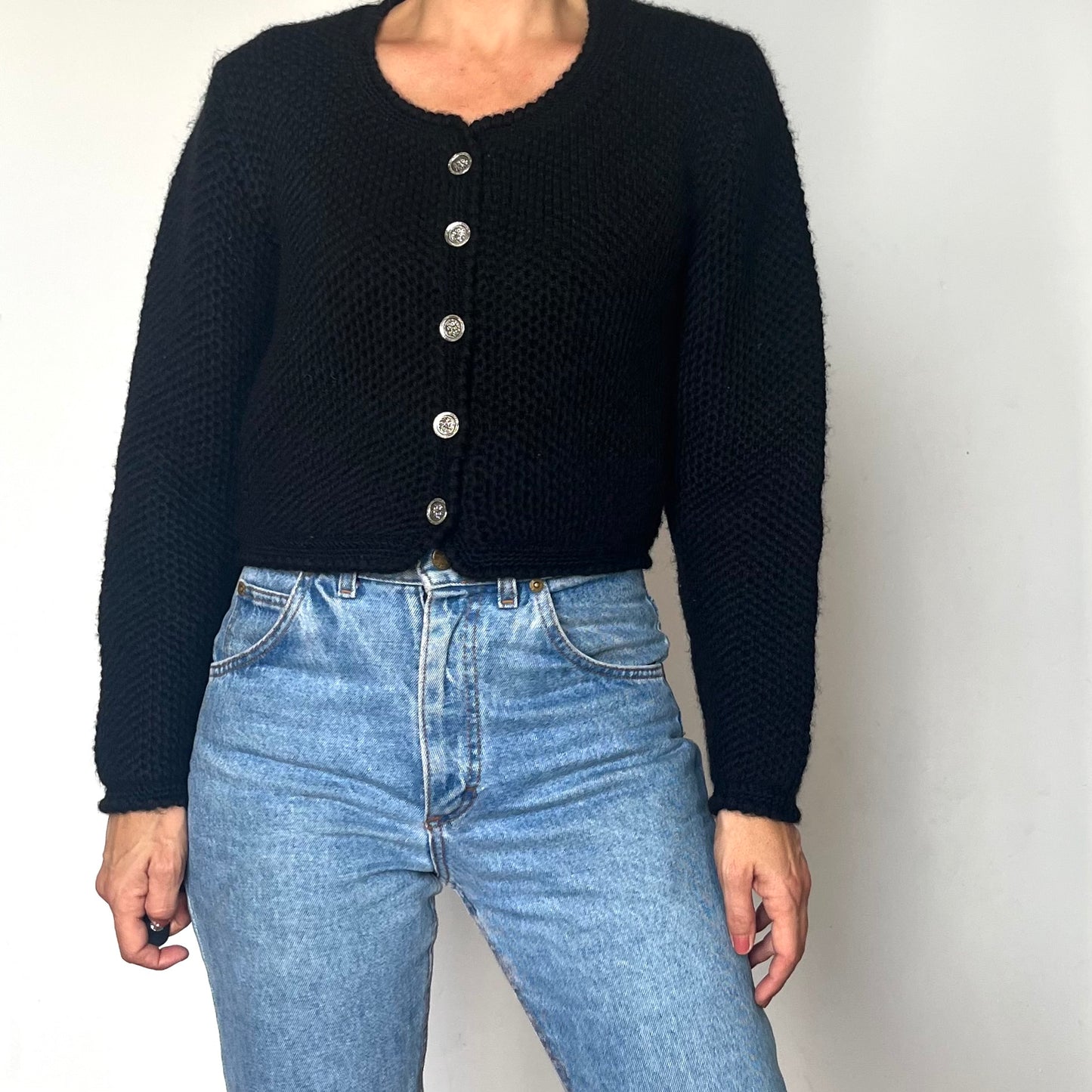 Crop Austrian black cardigan