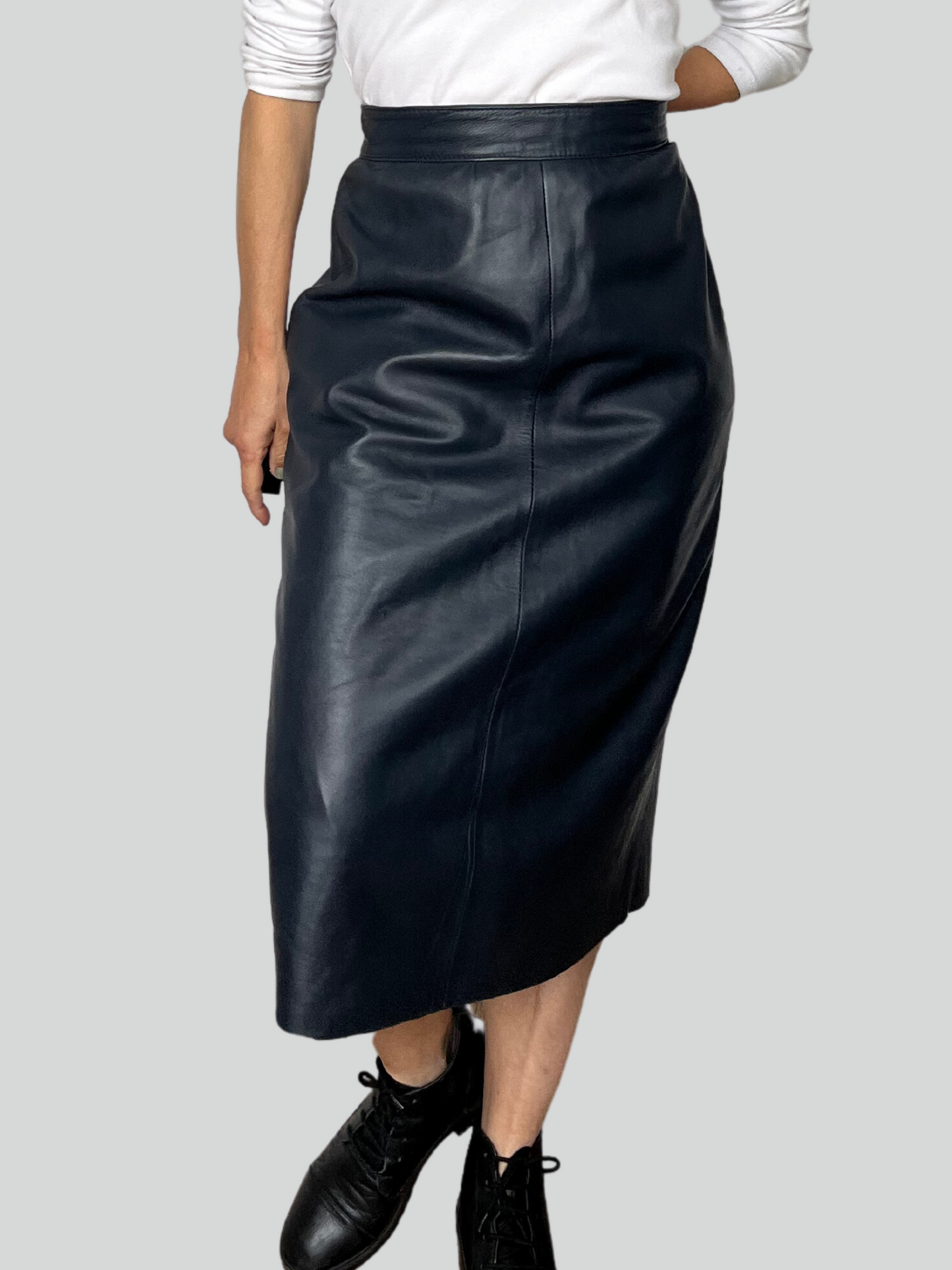 Vintage blue leather skirt