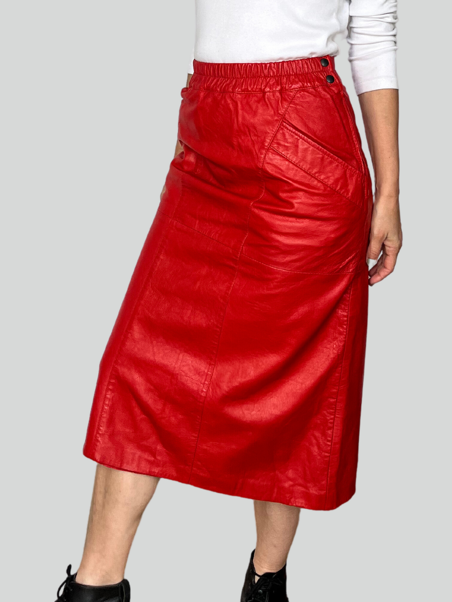 Red leather skirt with pockets