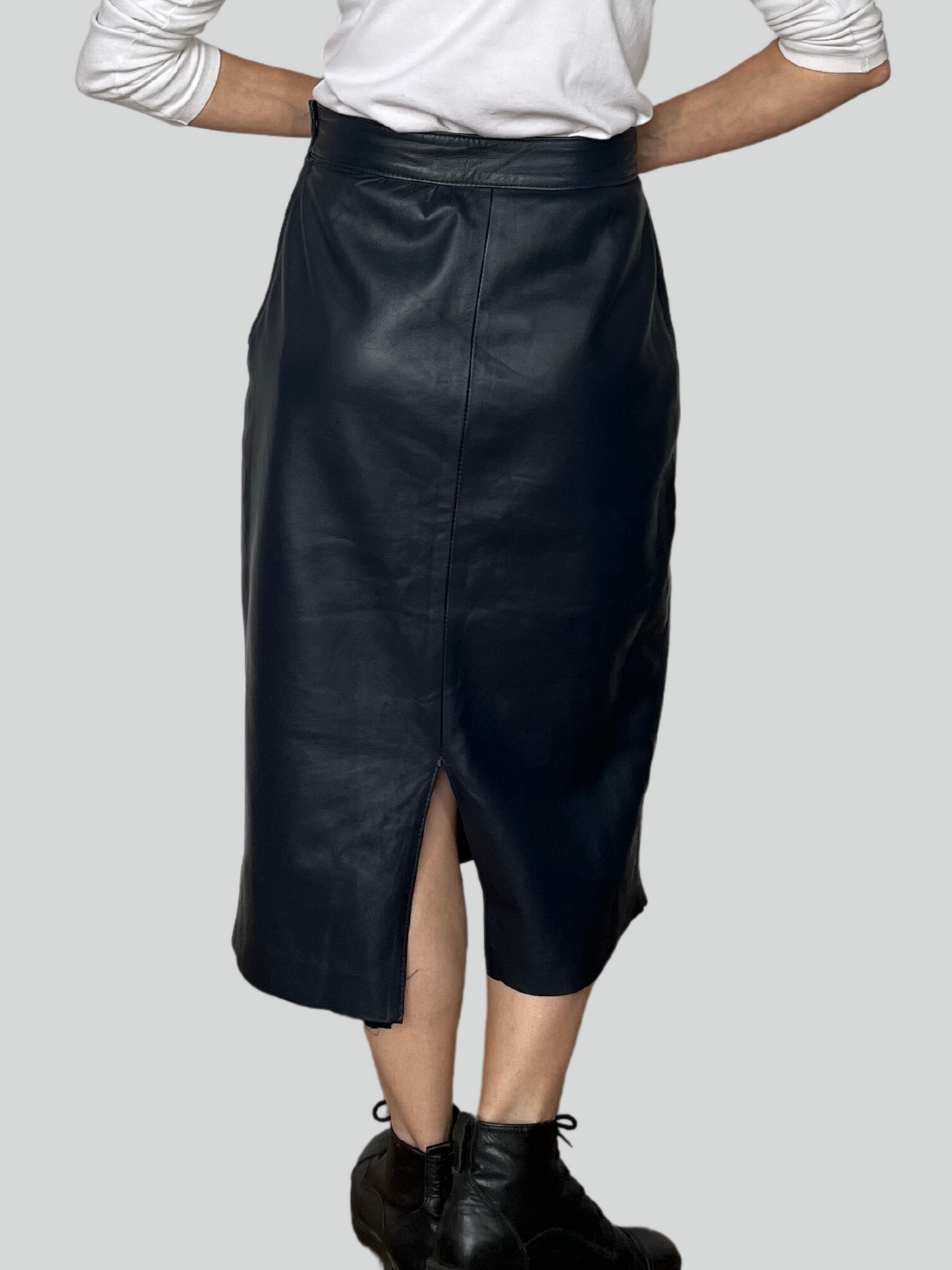 Vintage blue leather skirt