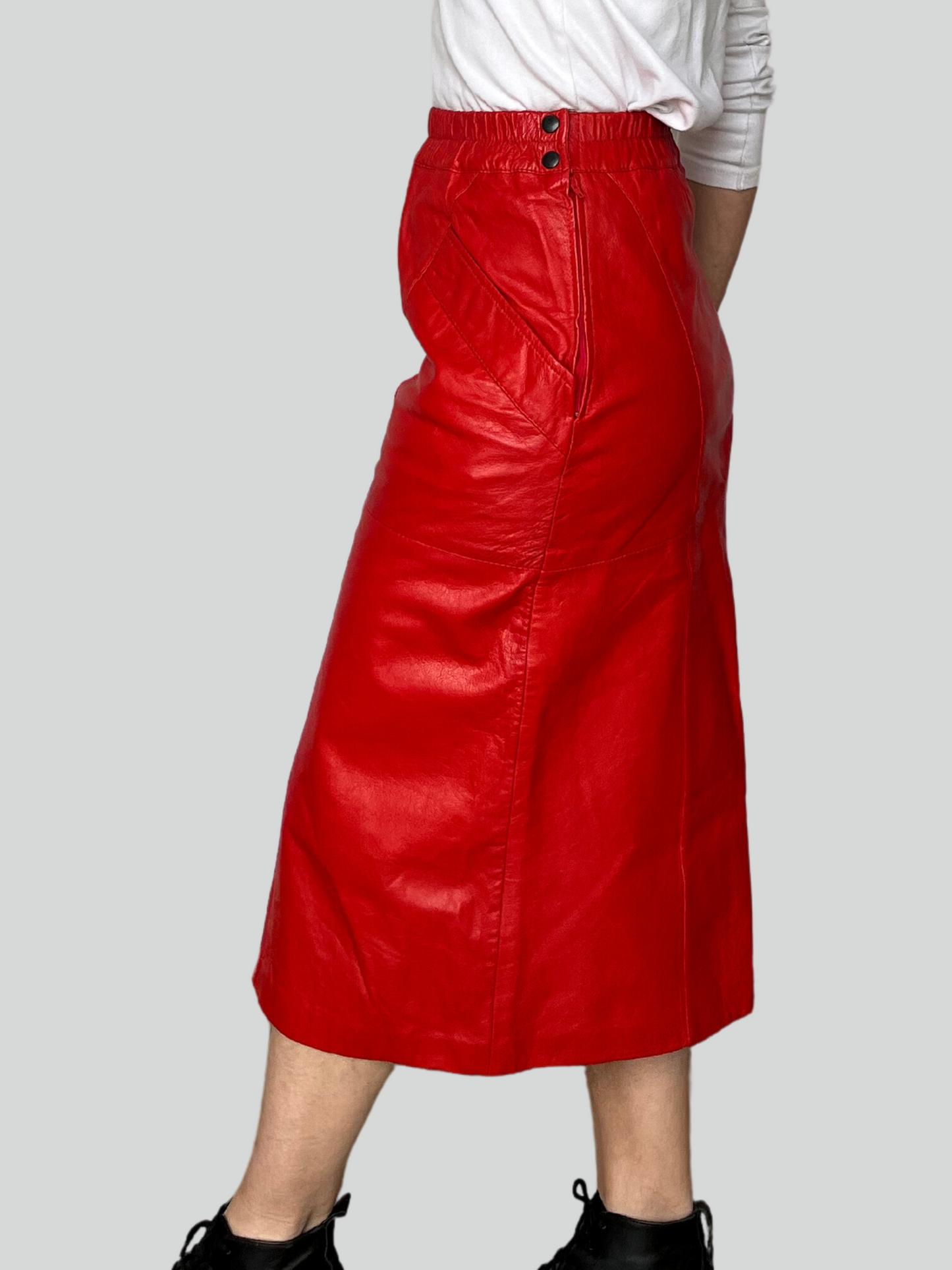 Red leather skirt with pockets
