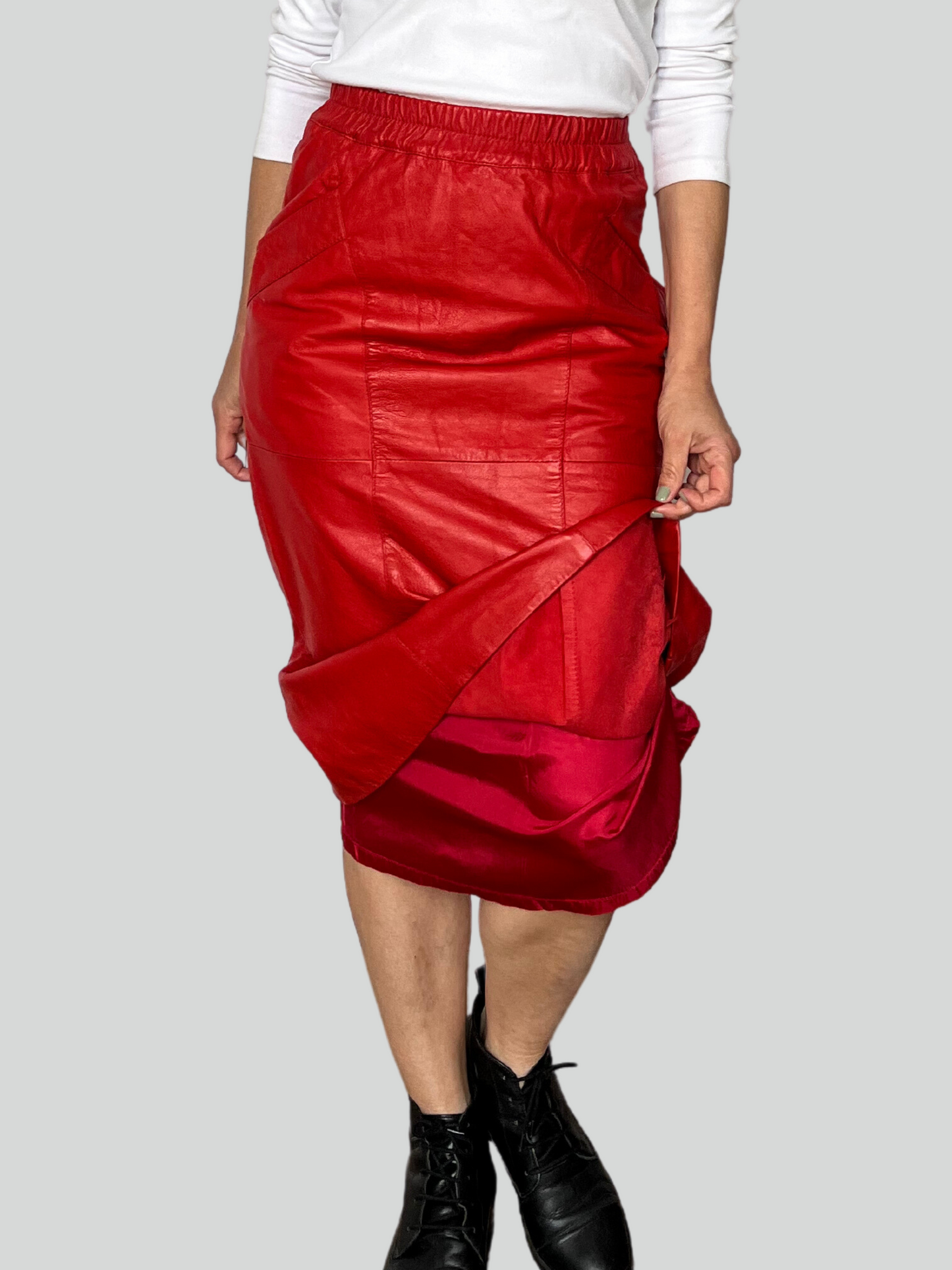 Red leather skirt with pockets