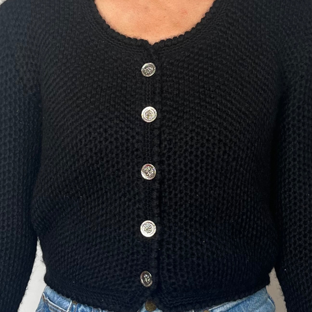 Crop Austrian black cardigan