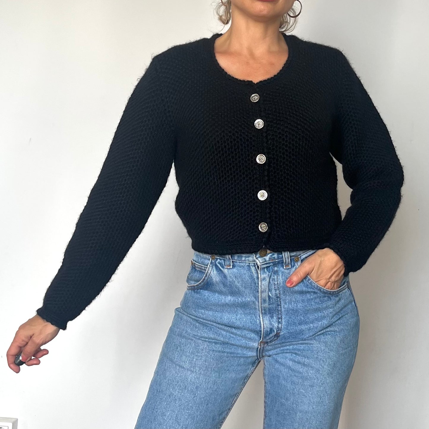 Crop Austrian black cardigan