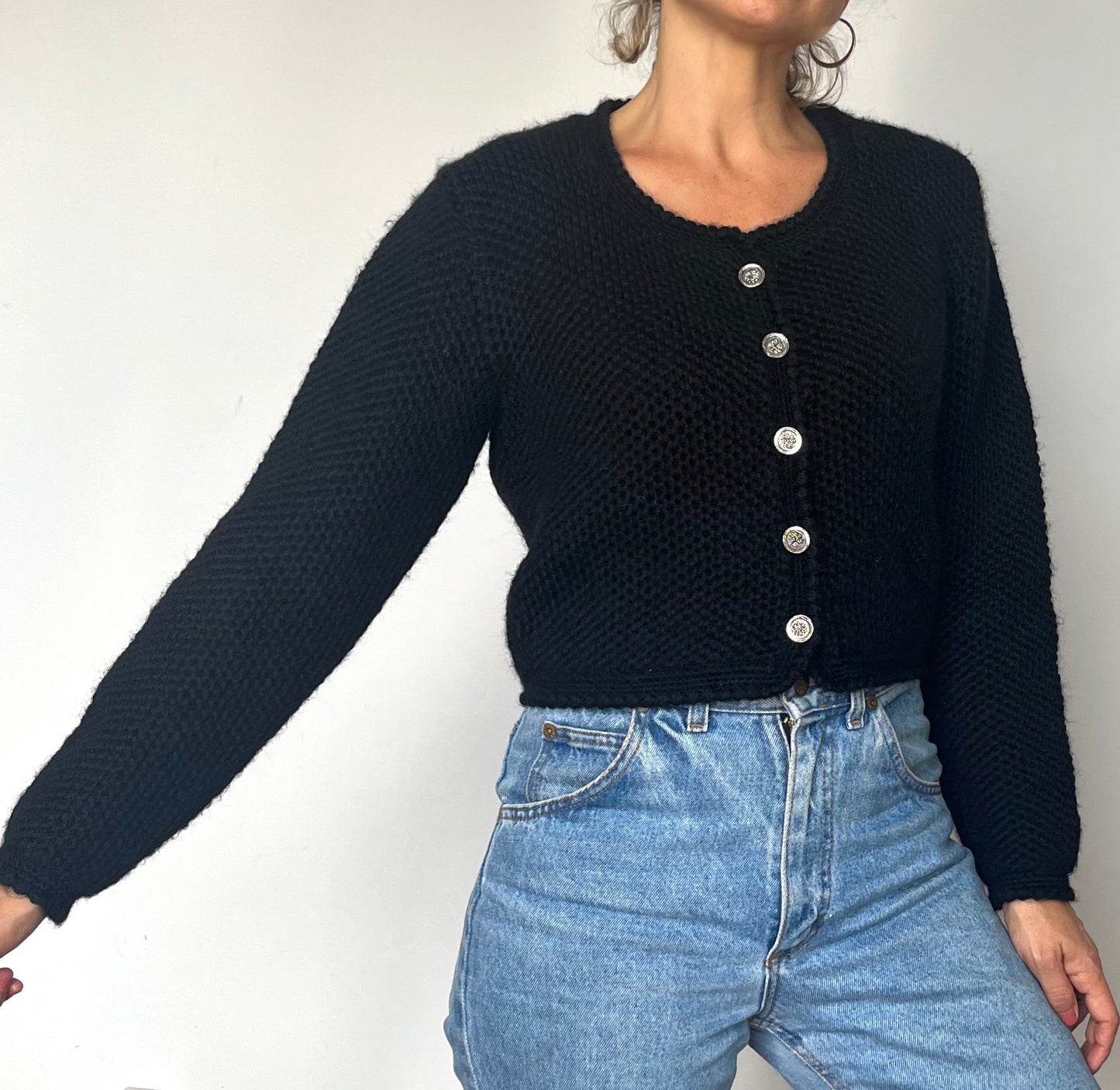 Crop Austrian black cardigan