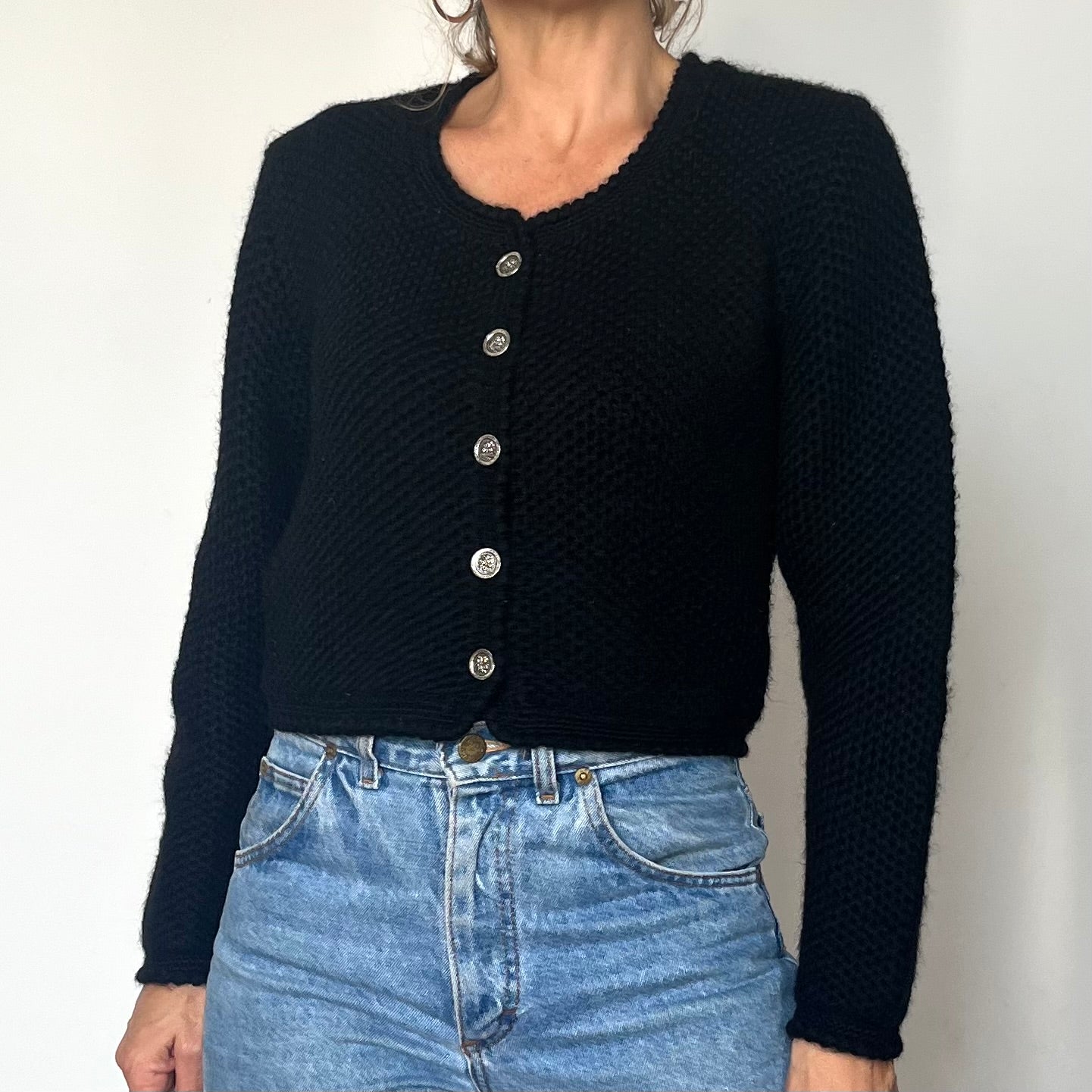 Crop Austrian black cardigan