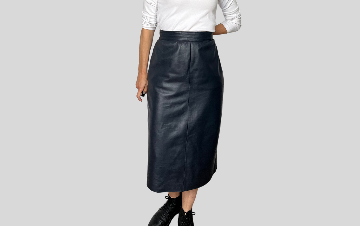 Vintage blue leather skirt