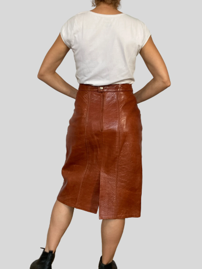 Brown leather skirt with pockets