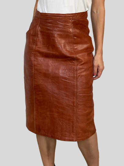 Brown leather skirt with pockets