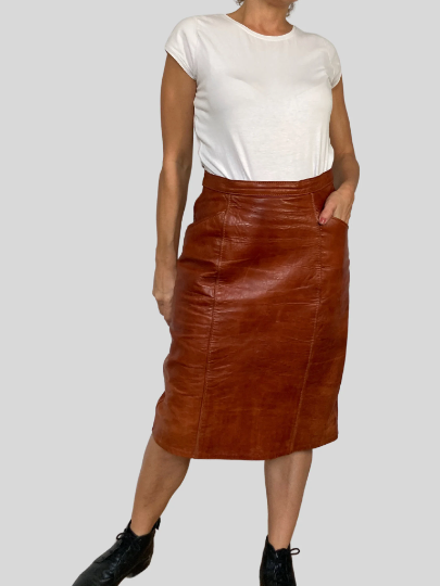 Brown leather skirt with pockets