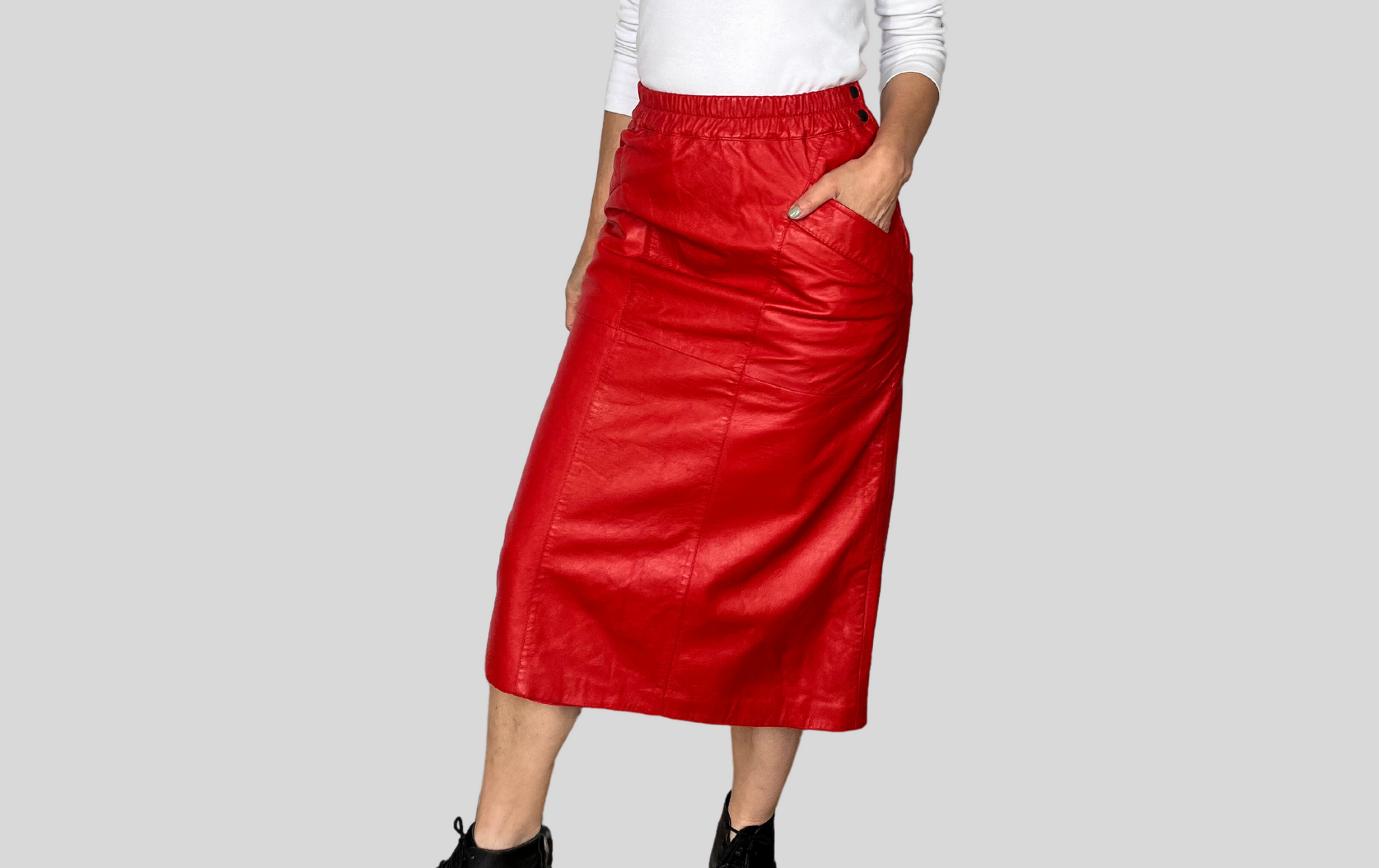 Red leather skirt with pockets