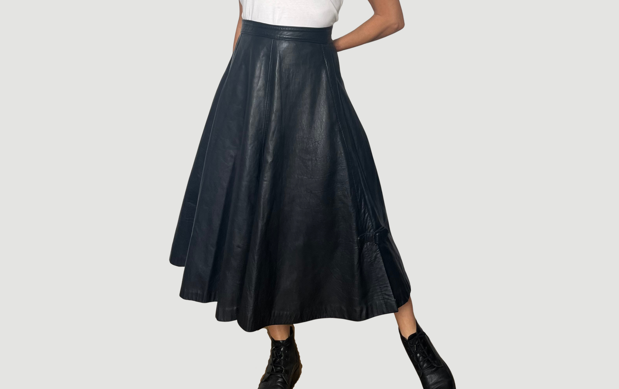 Vintage Woman black Leather maxi Skirt With Pockets