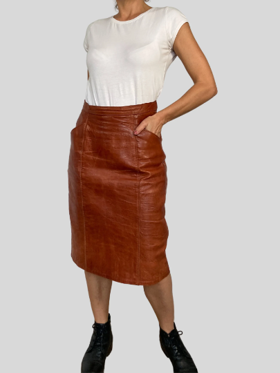 Brown leather skirt with pockets