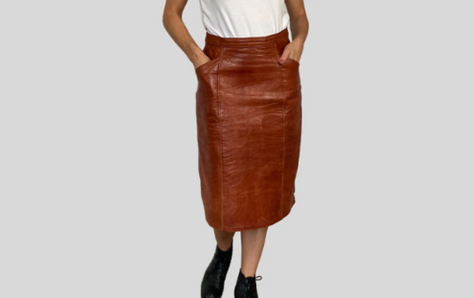 Brown leather skirt with pockets